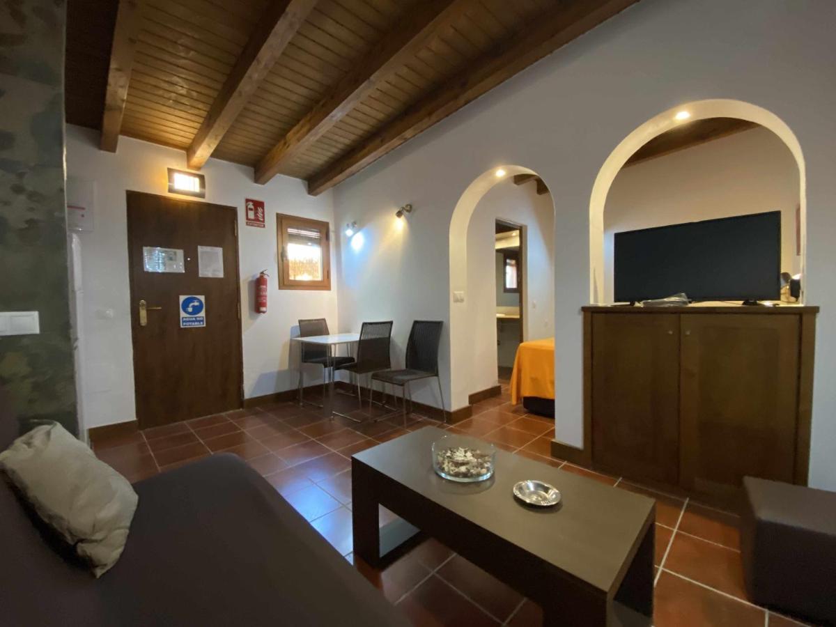 Apartamento Estudio Con Jardincito Privado Barbacoa Y Piscina Compartida Parejas *