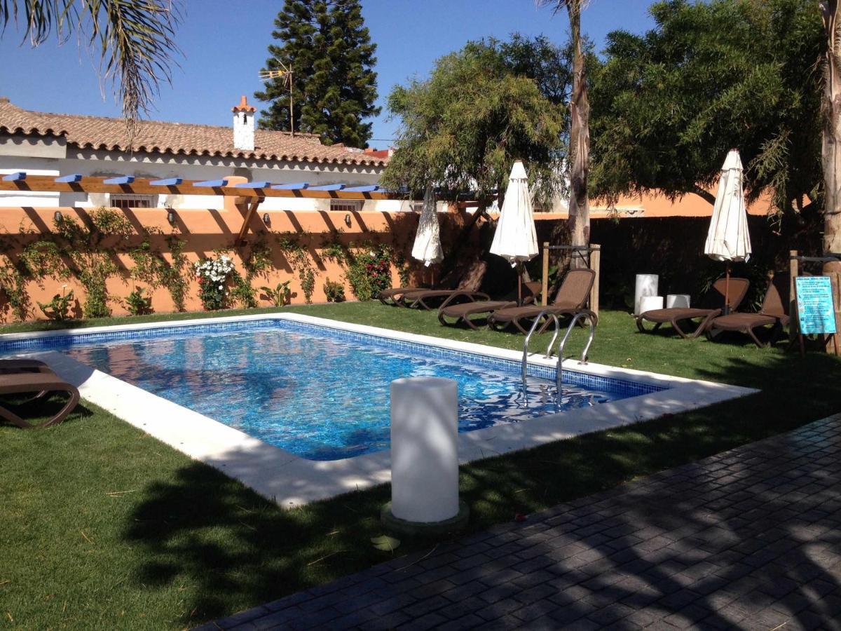 Estudio Con Jardincito Privado Barbacoa Y Piscina Compartida Parejas *