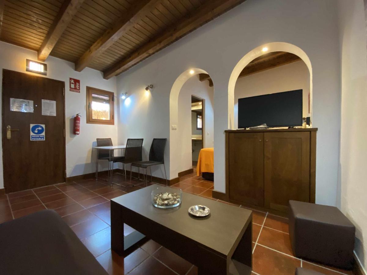 Apartamento Estudio Con Jardincito Privado Barbacoa Y Piscina Compartida Parejas *