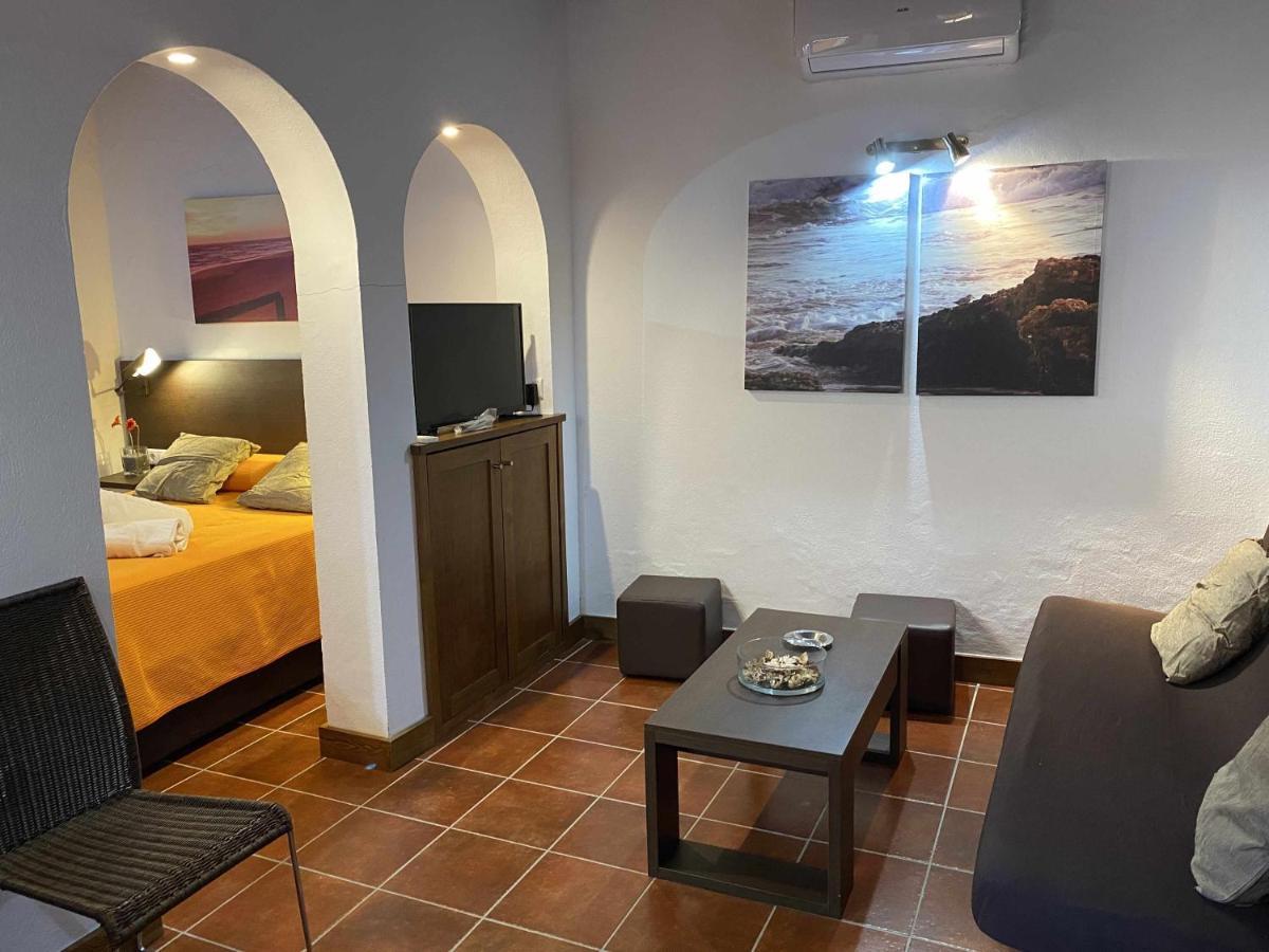 Estudio Con Jardincito Privado Barbacoa Y Piscina Compartida Parejas * Cádiz